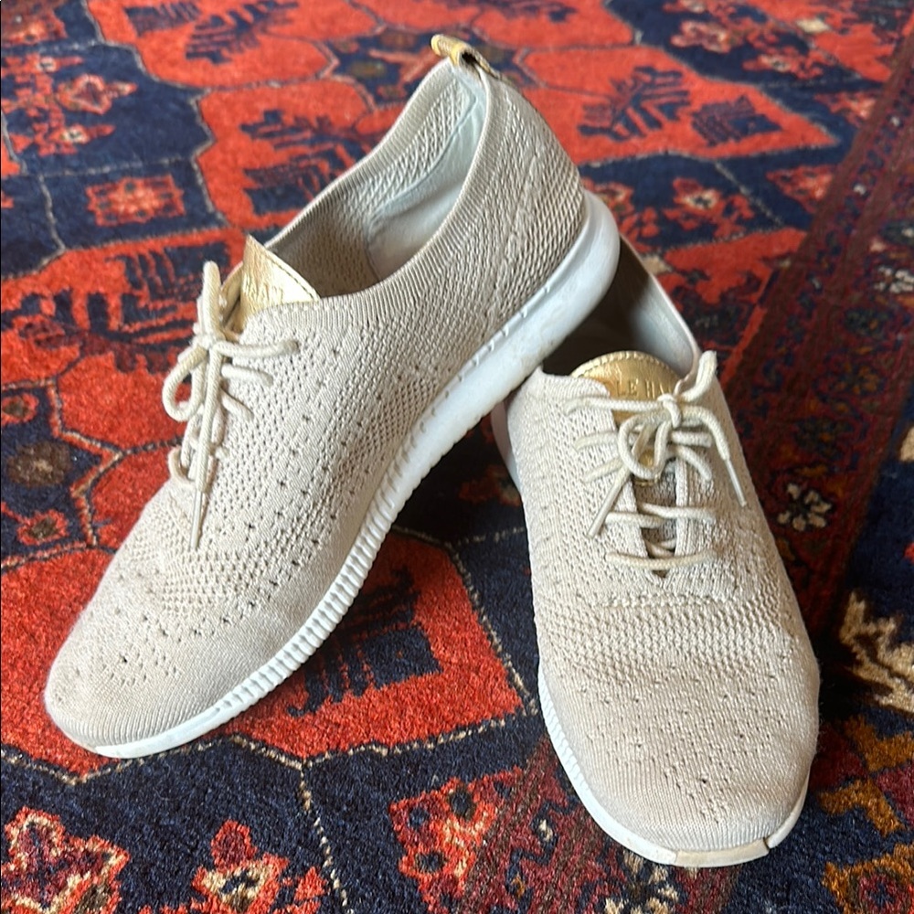 9.5 Cole Haan ZEROGRAND Stitchlite wingtip Oxford loafers in Rye (Beige w Gold)